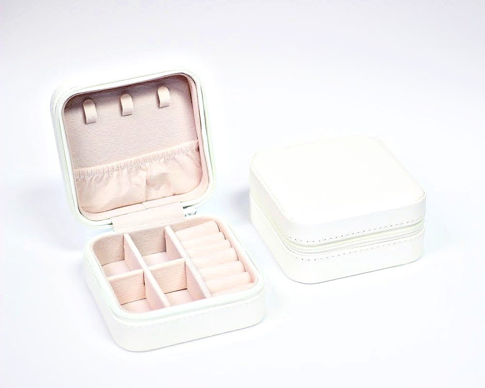 Jtv Ivory Travel Size Jewelry Box with Cleaning Cloths & 40 Piece Earring Backs